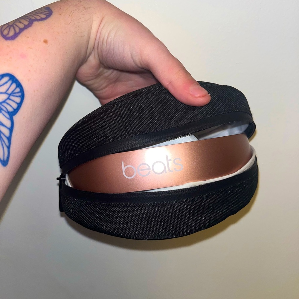 Rosegold Beats Solo 3 Wireless